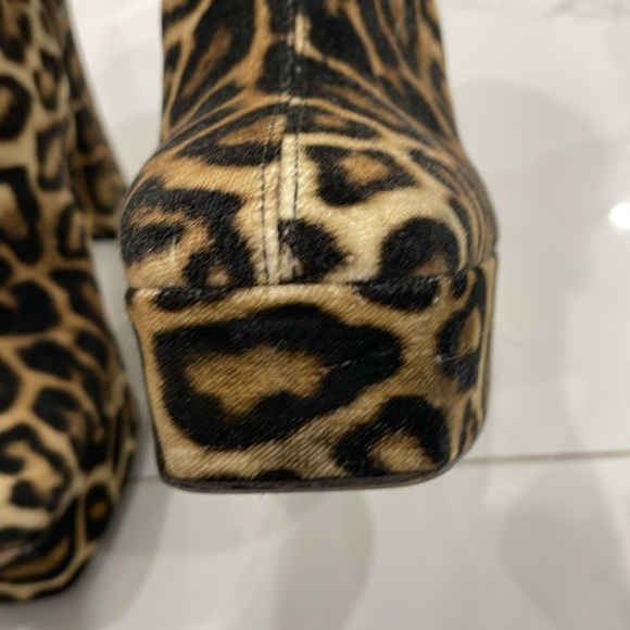 GIUSEPPE ZANOTTI LEOPARD PRINT ANKLE BOOTS WITH BLOCK HEEL - Picture 8 of 11